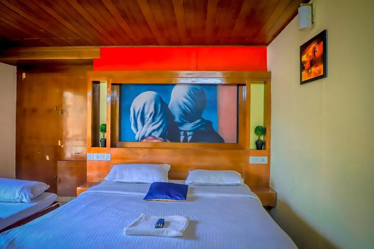 Bed and Breakfast Munnar Days
