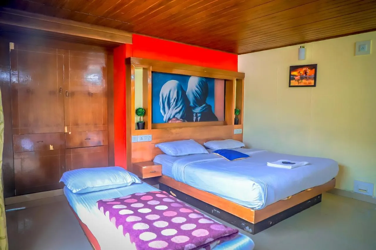 Bed and Breakfast Munnar Days